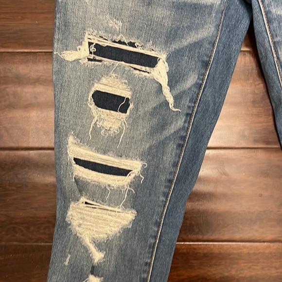 American eagle - Picture 3 of 5